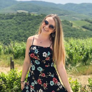 Meet your Posher, Becca